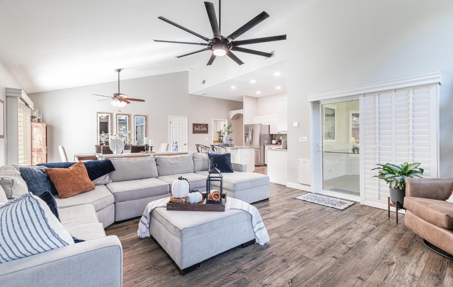 611 N Adler Ave, Clovis, CA 93611