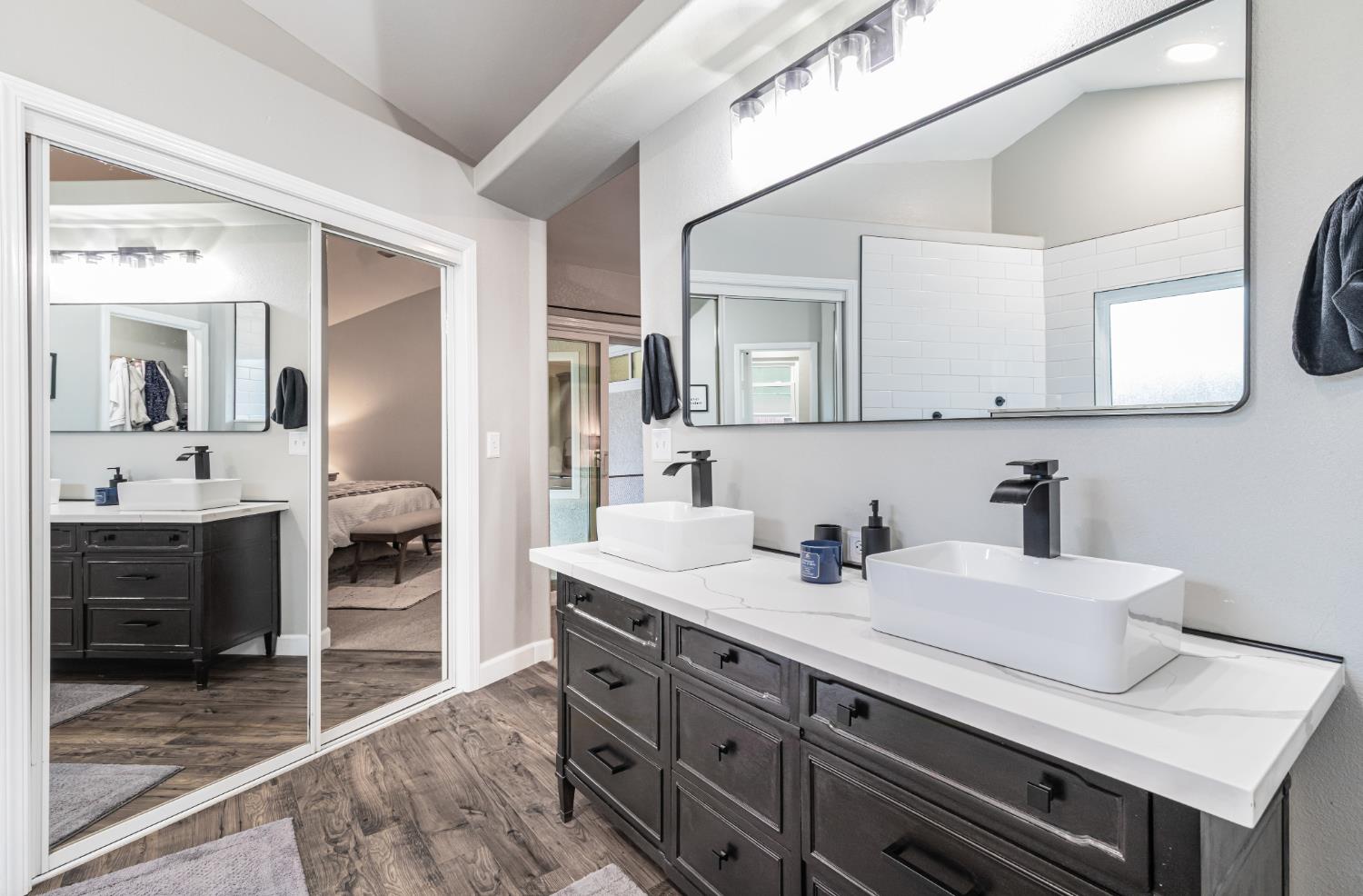 611 N Adler Ave, Clovis, CA 93611