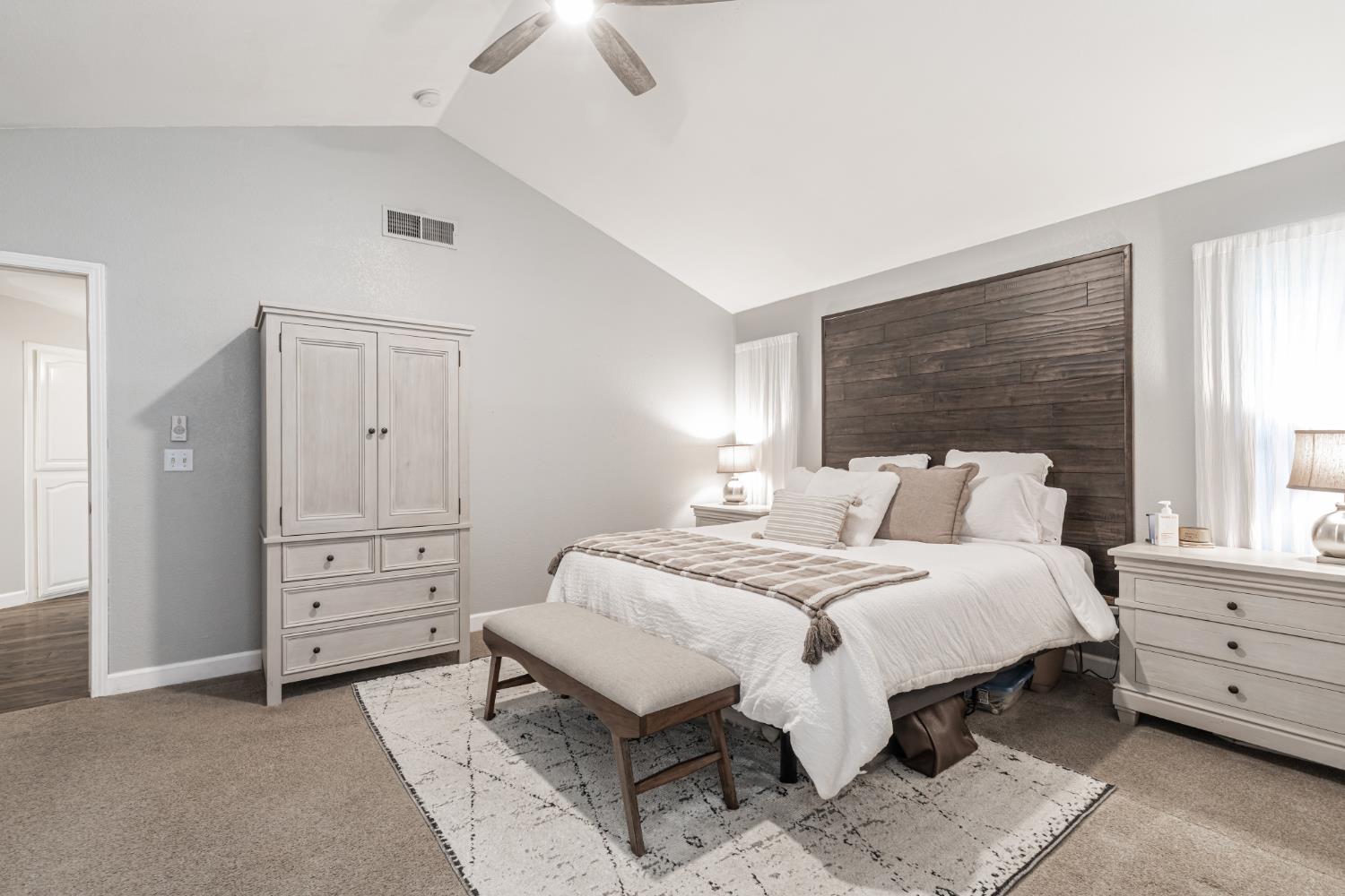 611 N Adler Ave, Clovis, CA 93611