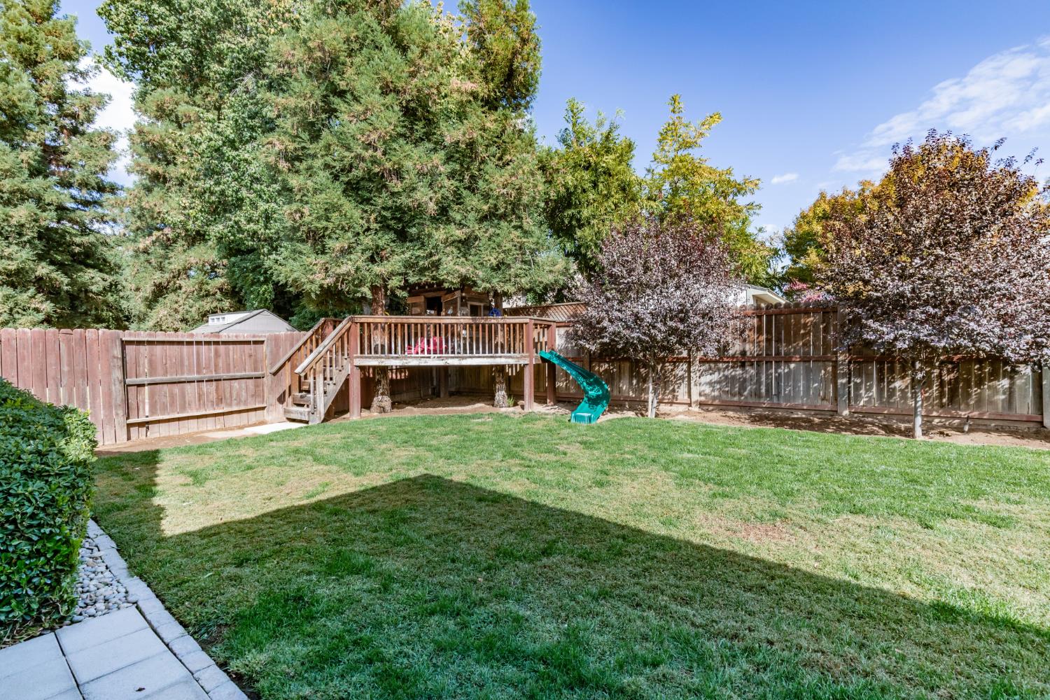 611 N Adler Ave, Clovis, CA 93611