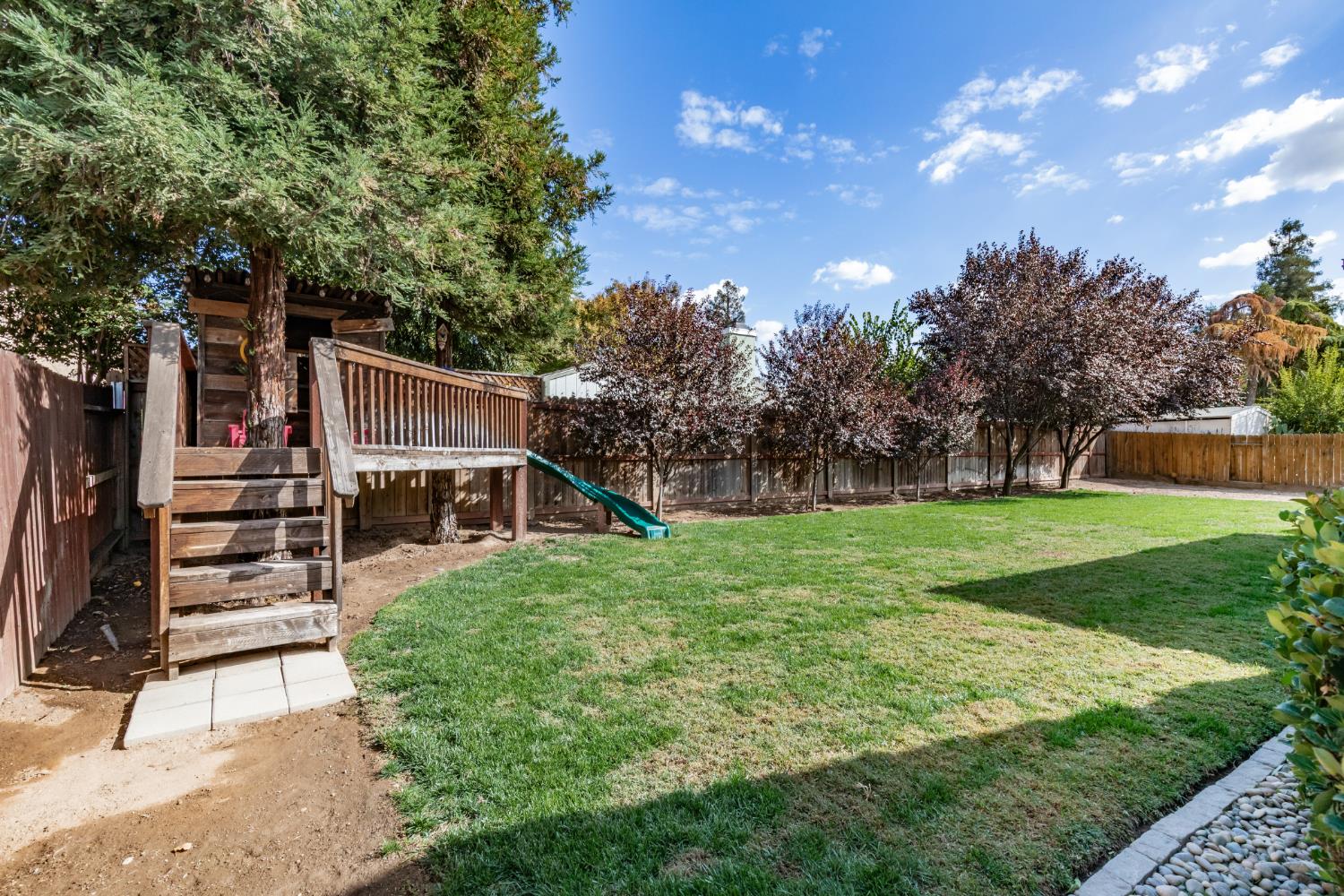 611 N Adler Ave, Clovis, CA 93611