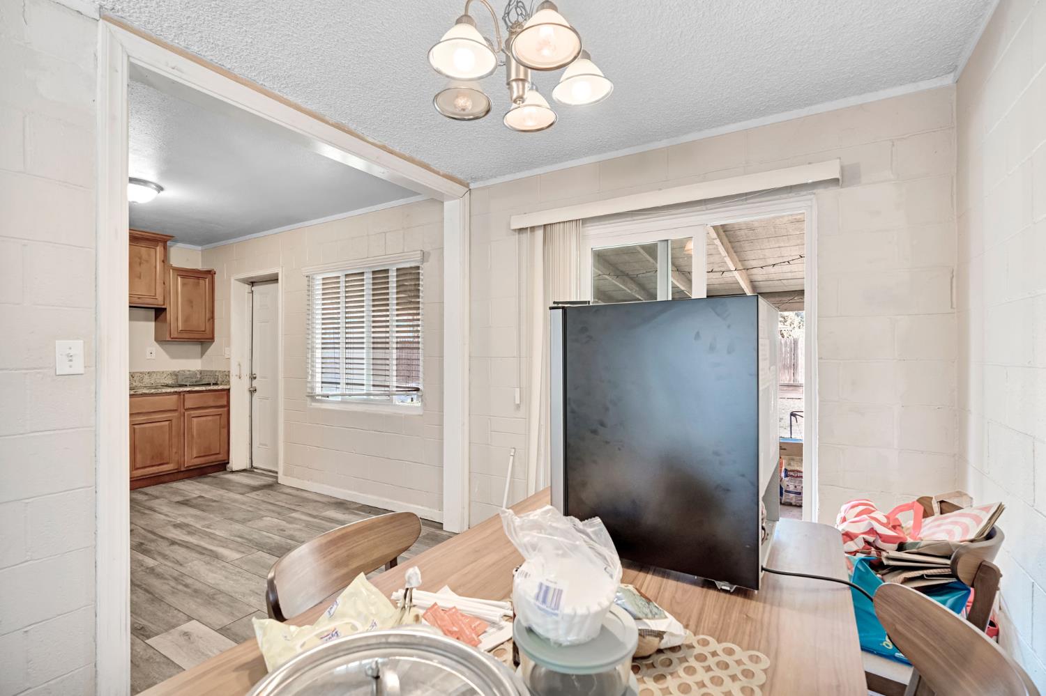 107 E Hampton Way, Fresno, CA 93704