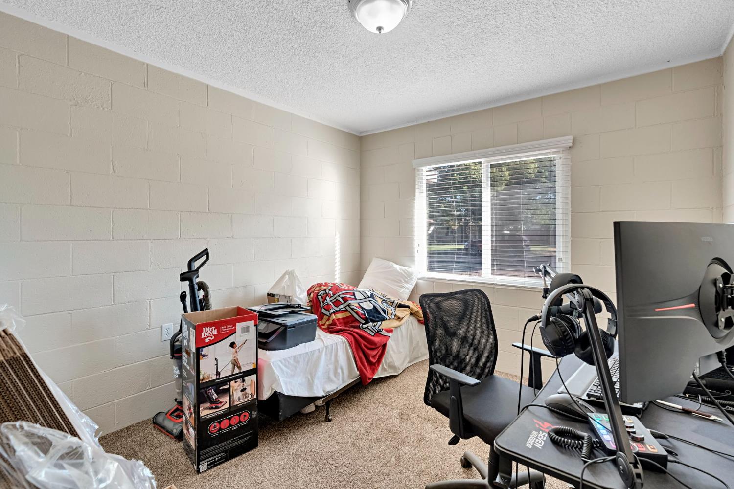 107 E Hampton Way, Fresno, CA 93704