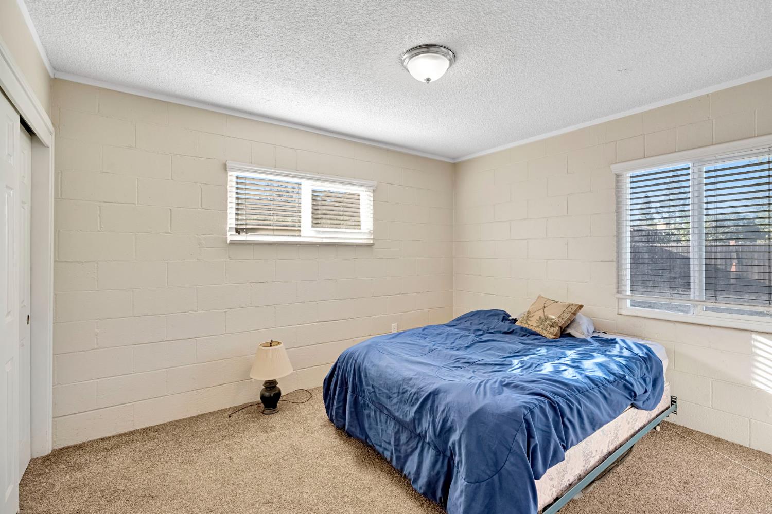 107 E Hampton Way, Fresno, CA 93704