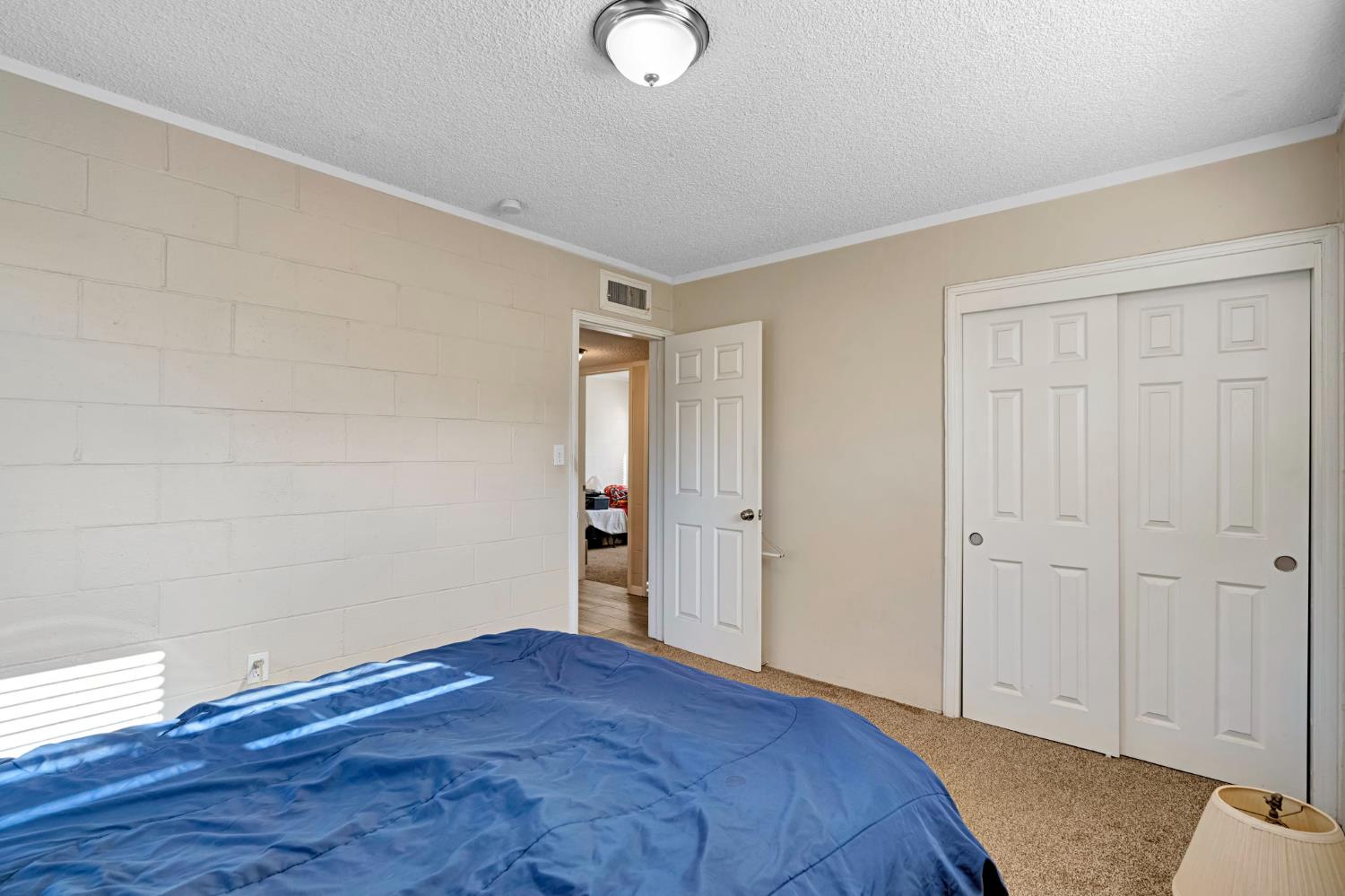 107 E Hampton Way, Fresno, CA 93704