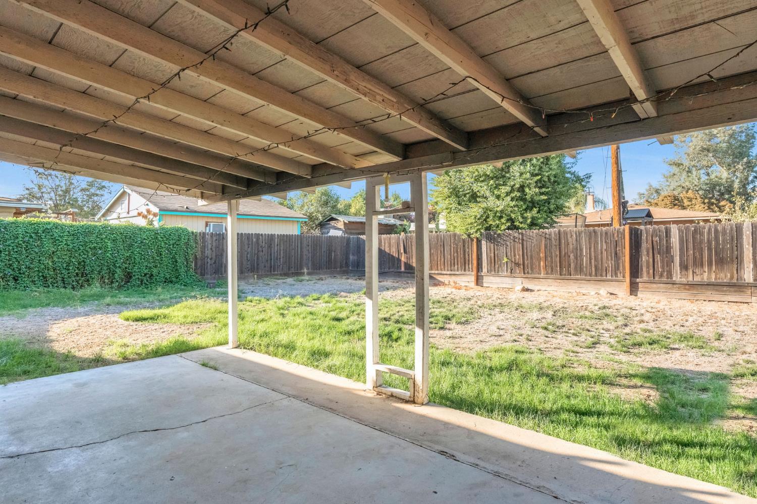 107 E Hampton Way, Fresno, CA 93704