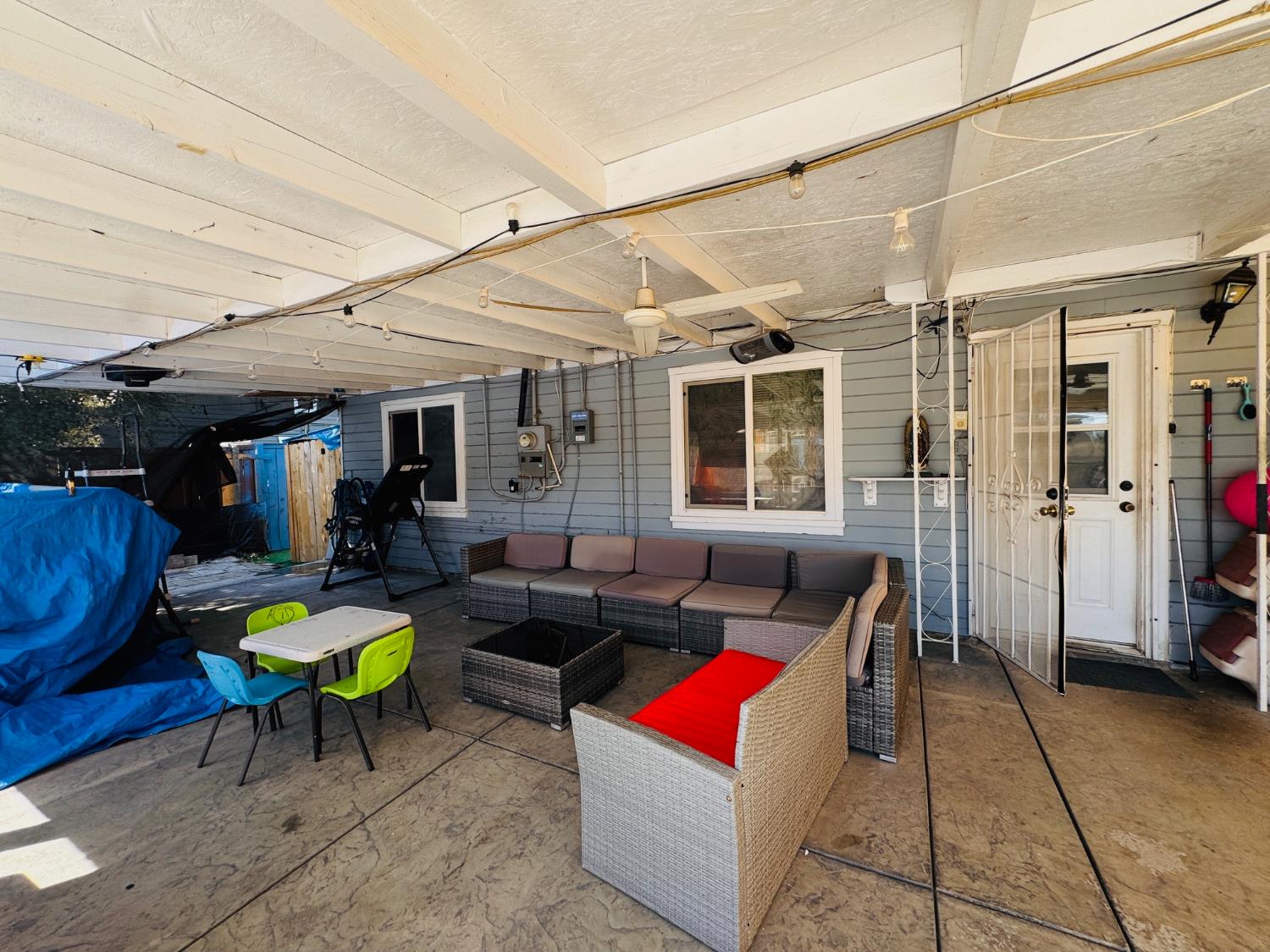 3029 Crestline Rd, Bakersfield, CA 93306