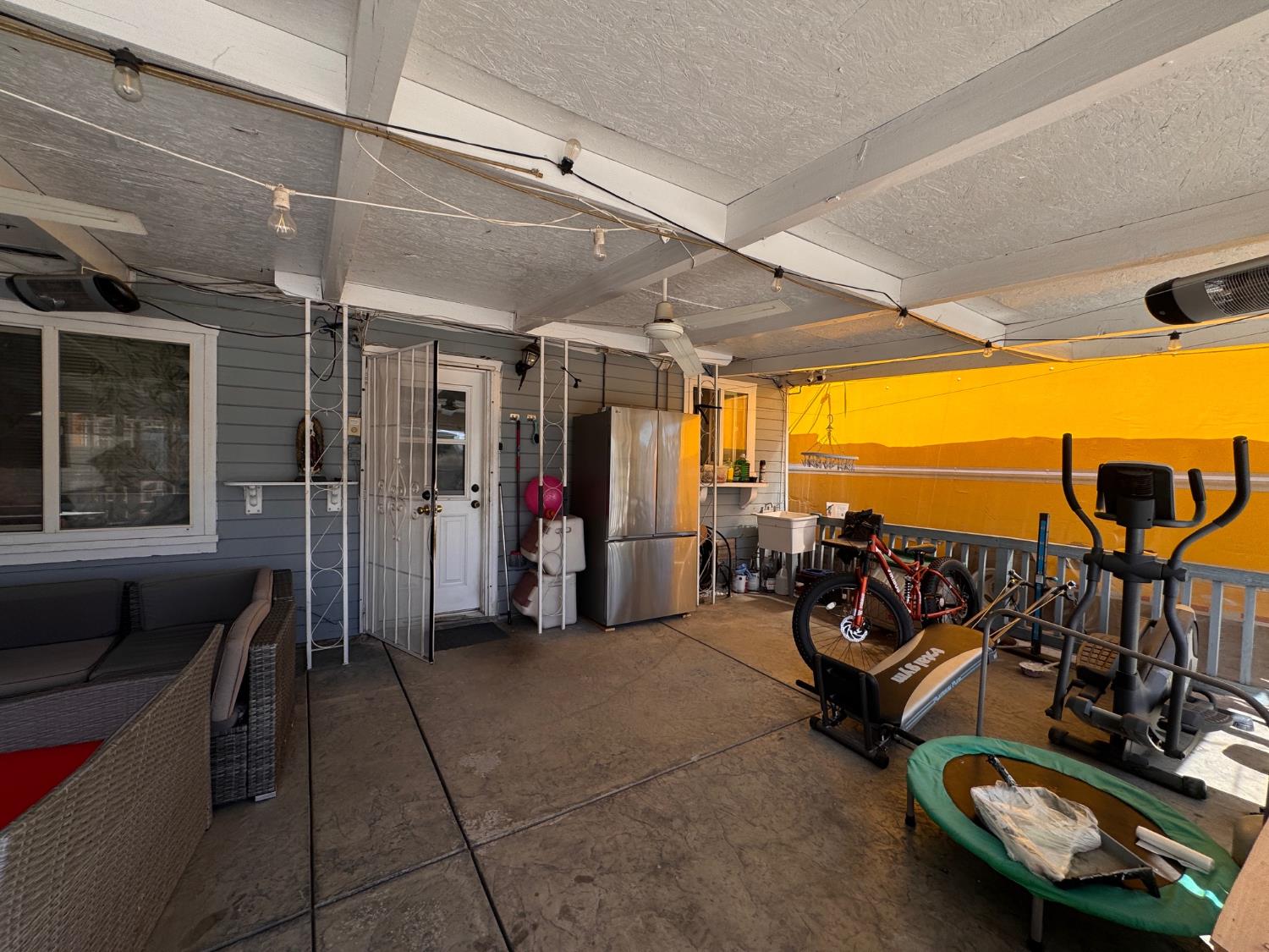 3029 Crestline Rd, Bakersfield, CA 93306