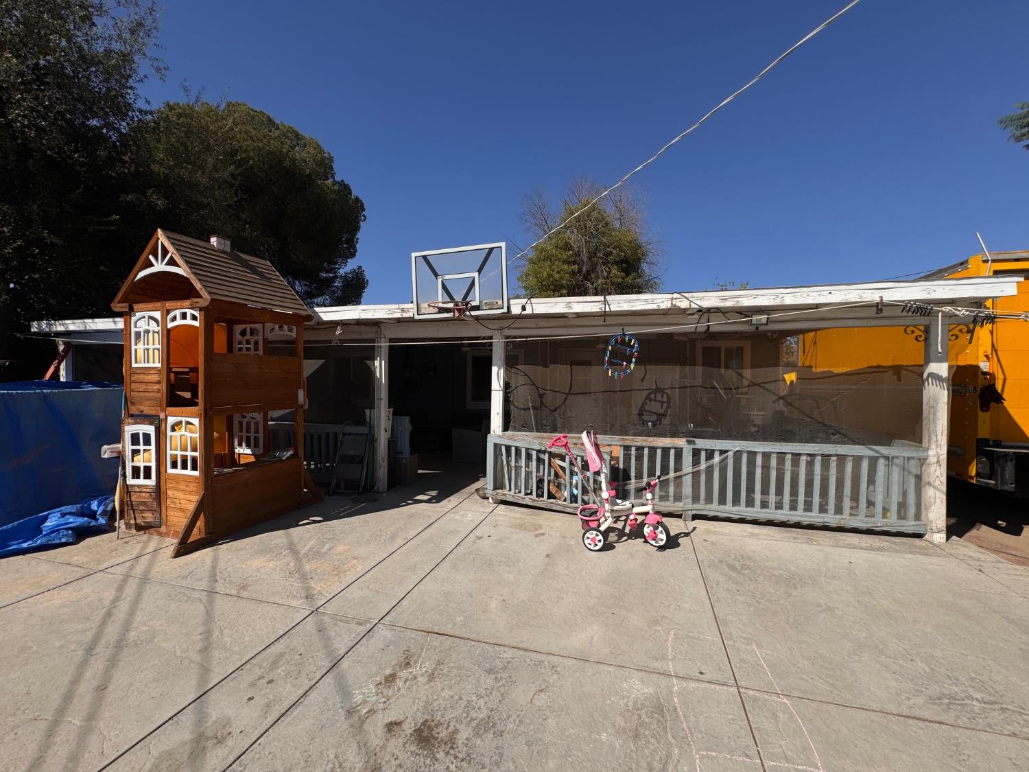 3029 Crestline Rd, Bakersfield, CA 93306