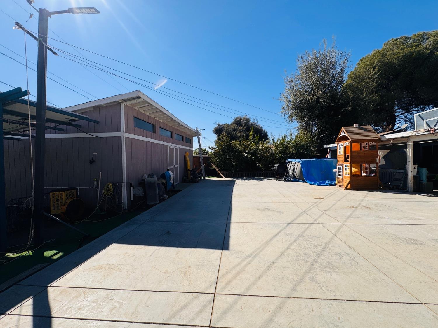 3029 Crestline Rd, Bakersfield, CA 93306