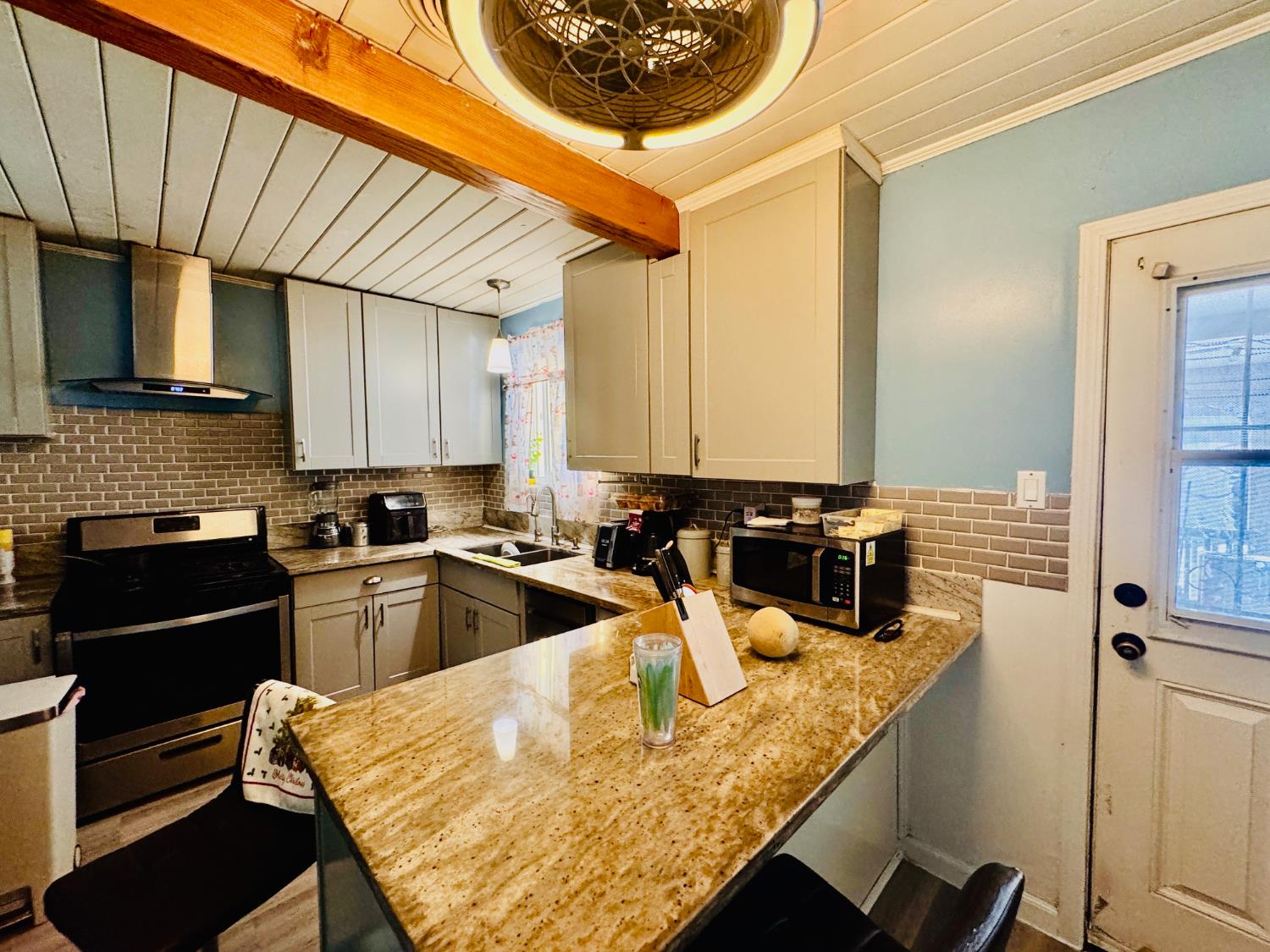 3029 Crestline Rd, Bakersfield, CA 93306