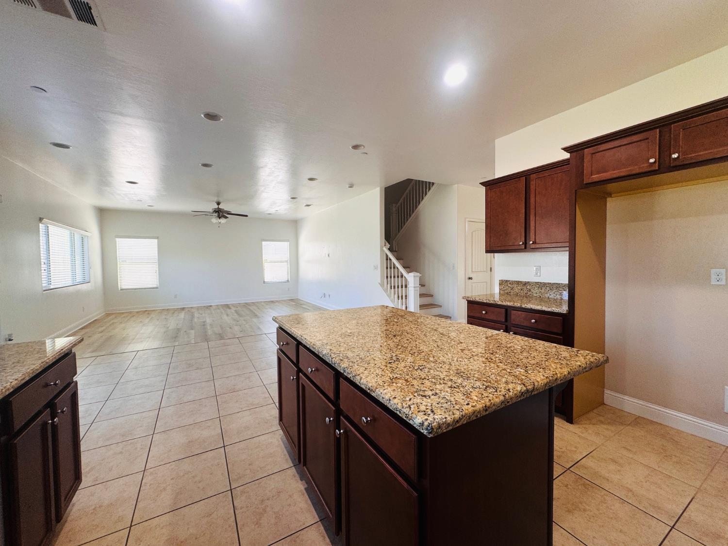 9506 Liberty Island Dr, Bakersfield, CA 93311