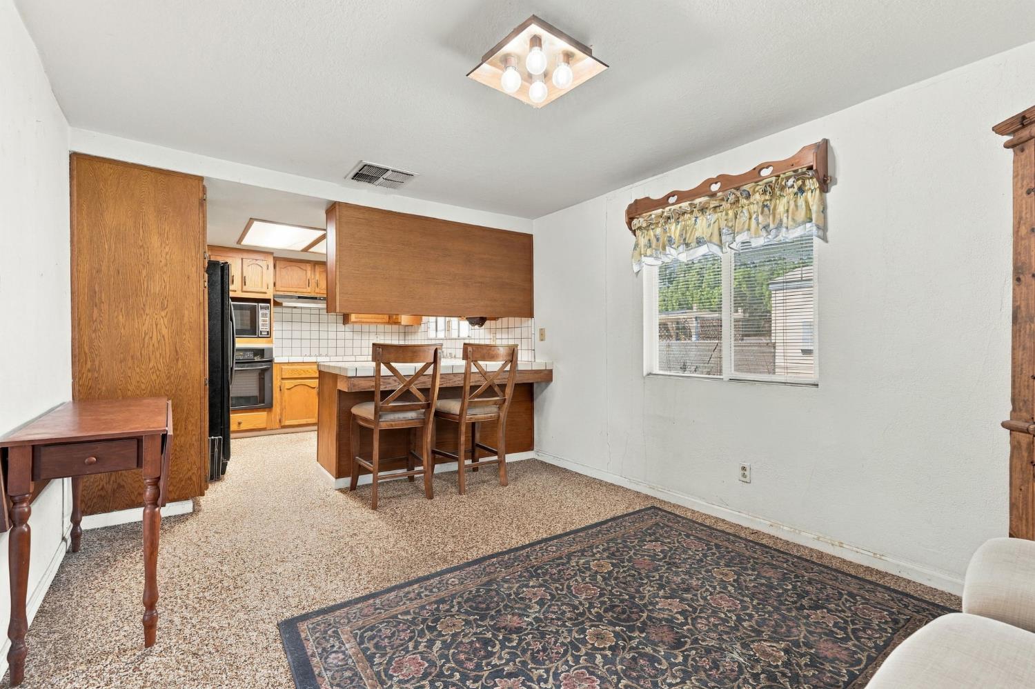 2143 W Linda Vista Ave, Porterville, CA 93257