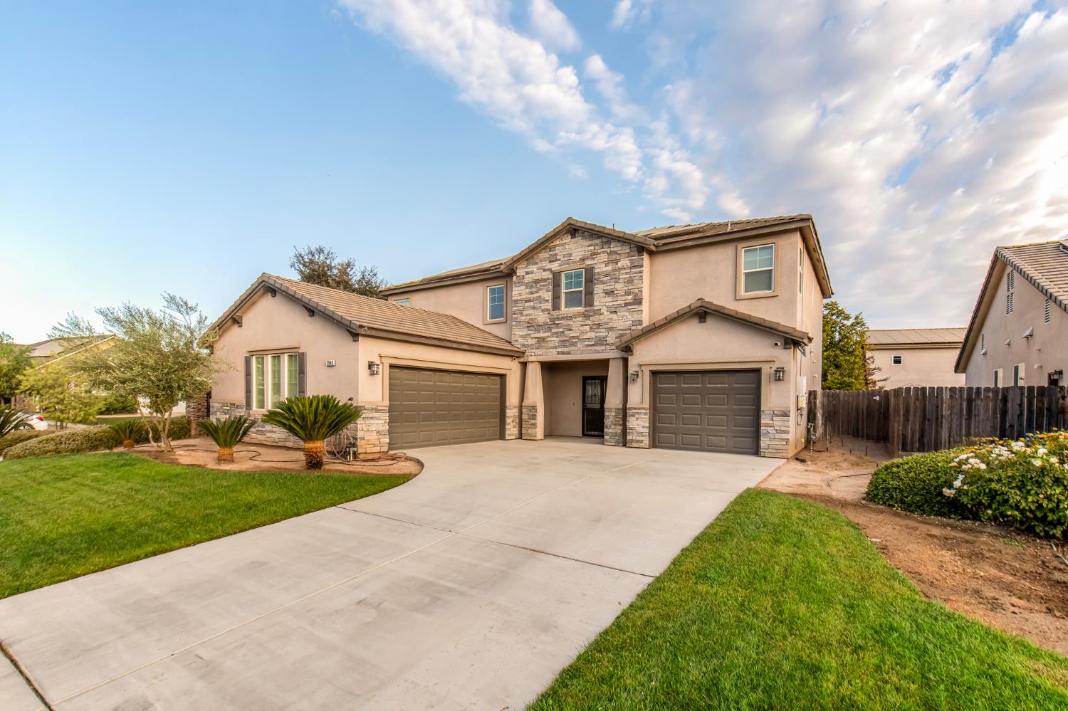 2980 4Th St, Sanger, CA 93657