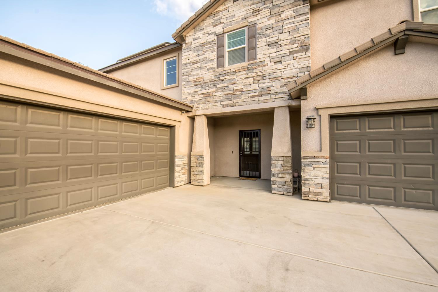 2980 4Th St, Sanger, CA 93657