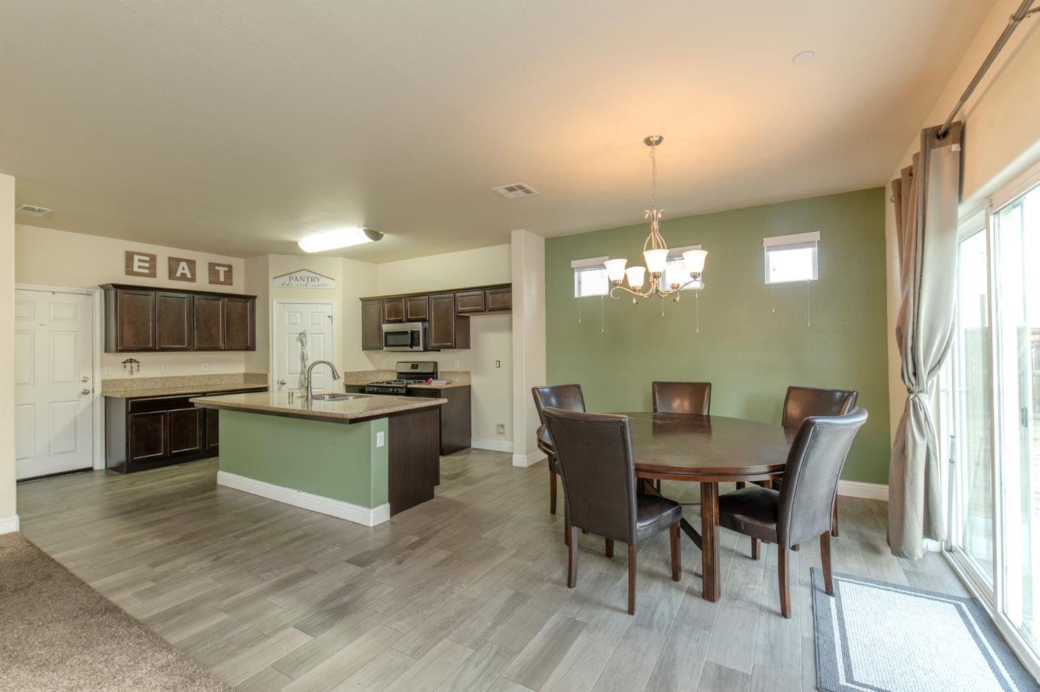 2980 4Th St, Sanger, CA 93657