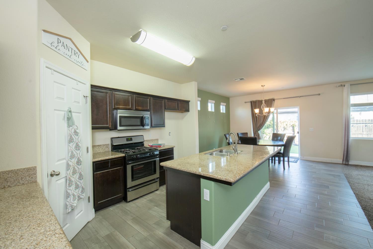 2980 4Th St, Sanger, CA 93657