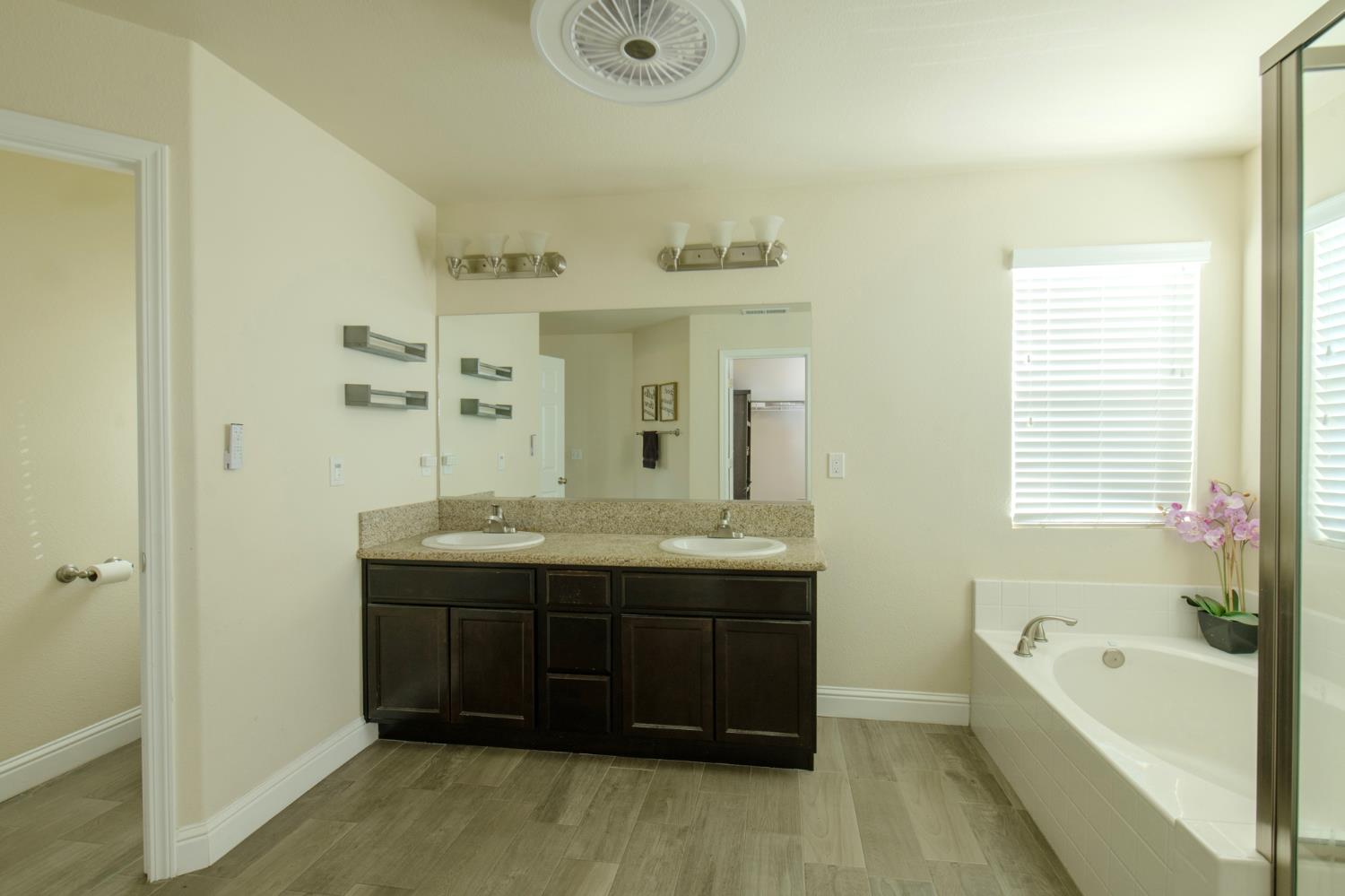 2980 4Th St, Sanger, CA 93657