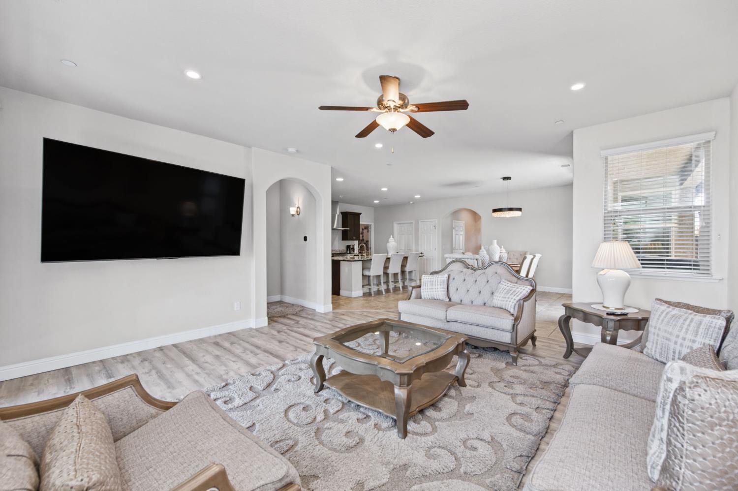 1728 E Green Sage Ave, Fresno, CA 93730