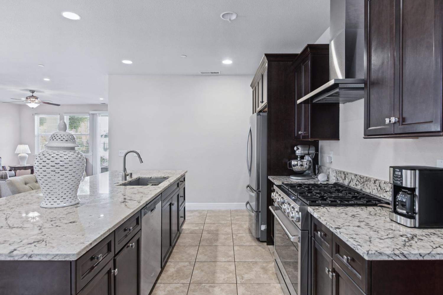 1728 E Green Sage Ave, Fresno, CA 93730