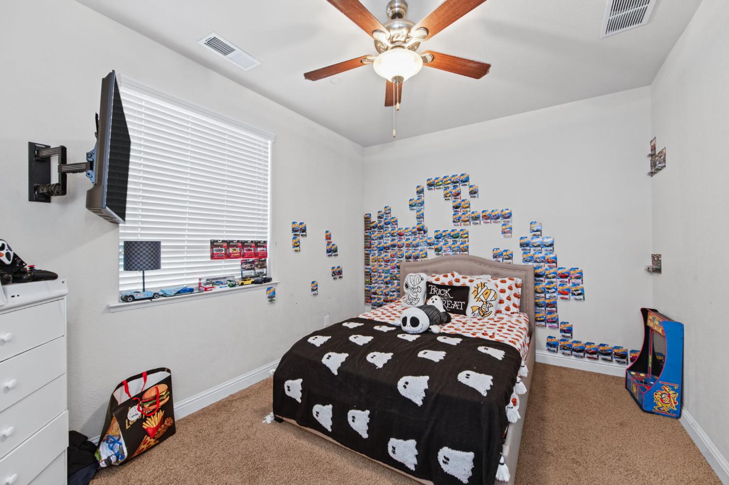 1728 E Green Sage Ave, Fresno, CA 93730