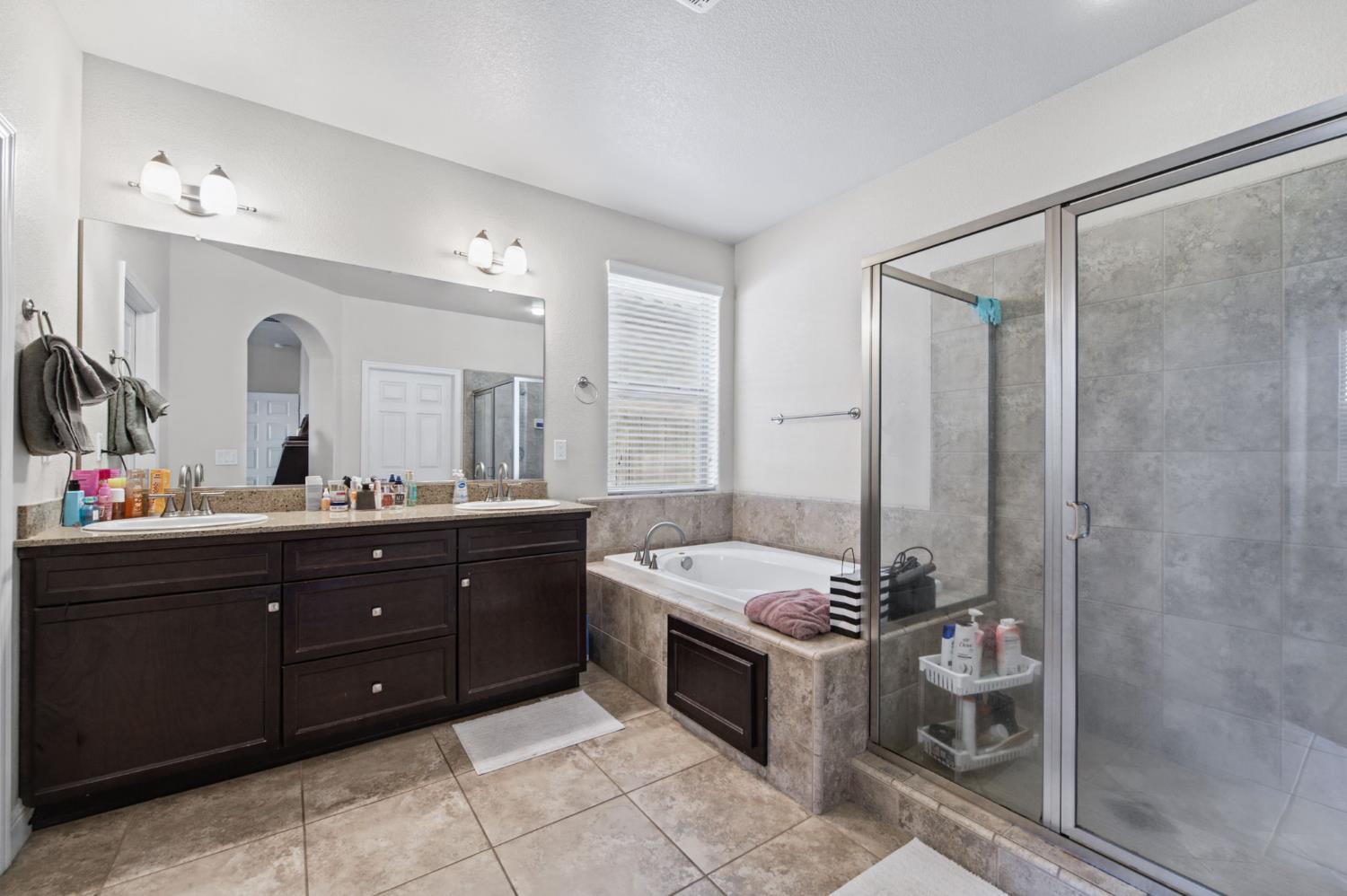 1728 E Green Sage Ave, Fresno, CA 93730