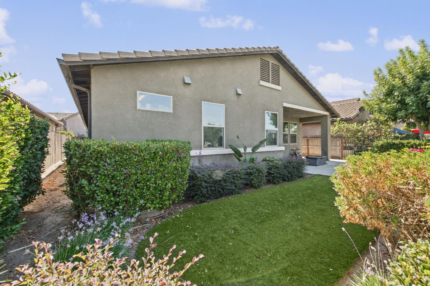1728 E Green Sage Ave, Fresno, CA 93730
