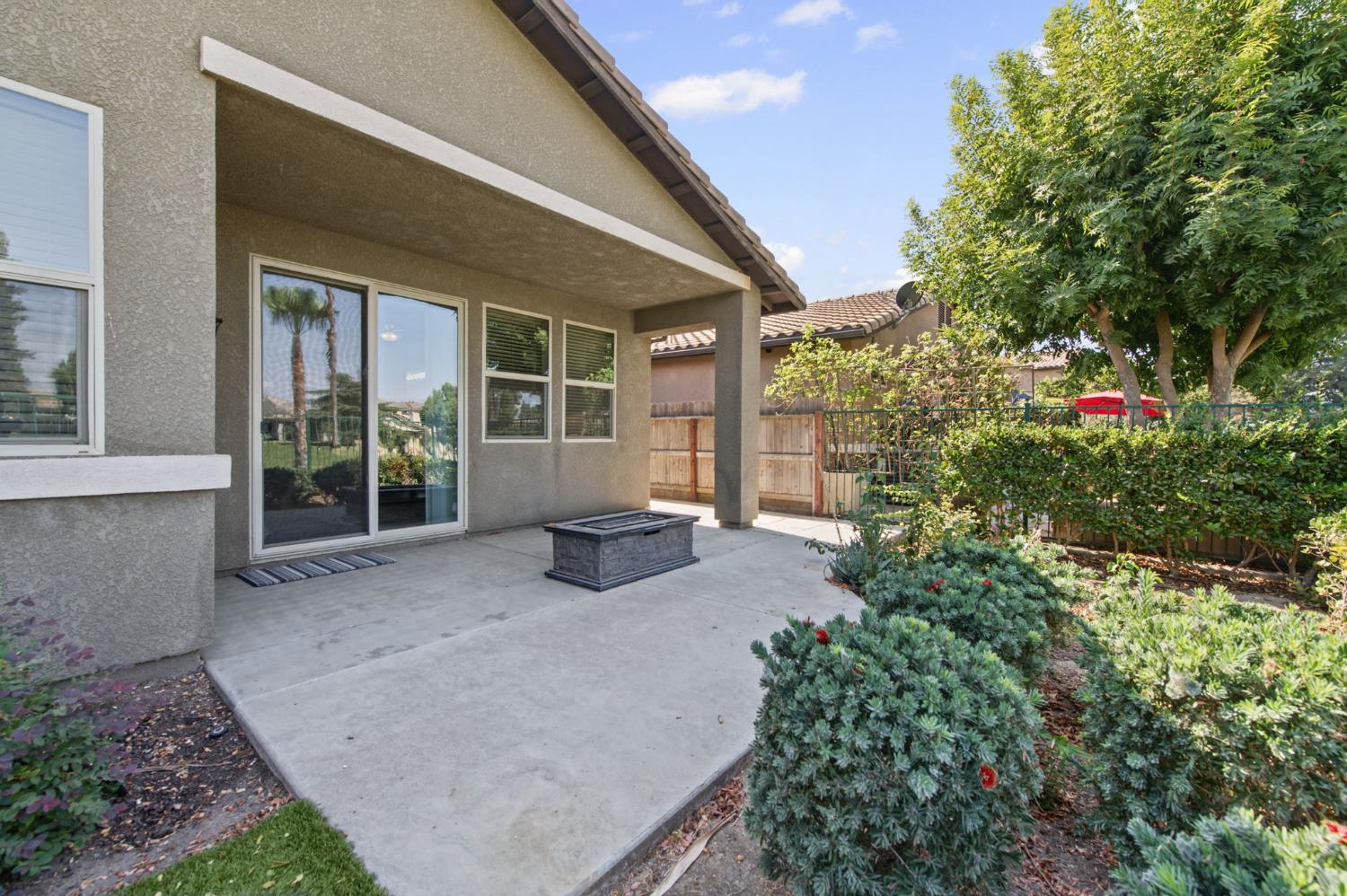 1728 E Green Sage Ave, Fresno, CA 93730