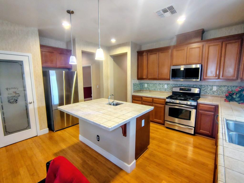 474 Serena Ave, Clovis, CA 93619