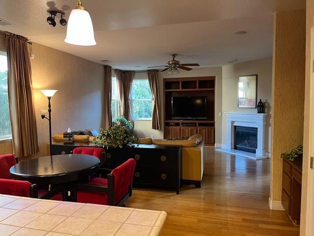 474 Serena Ave, Clovis, CA 93619