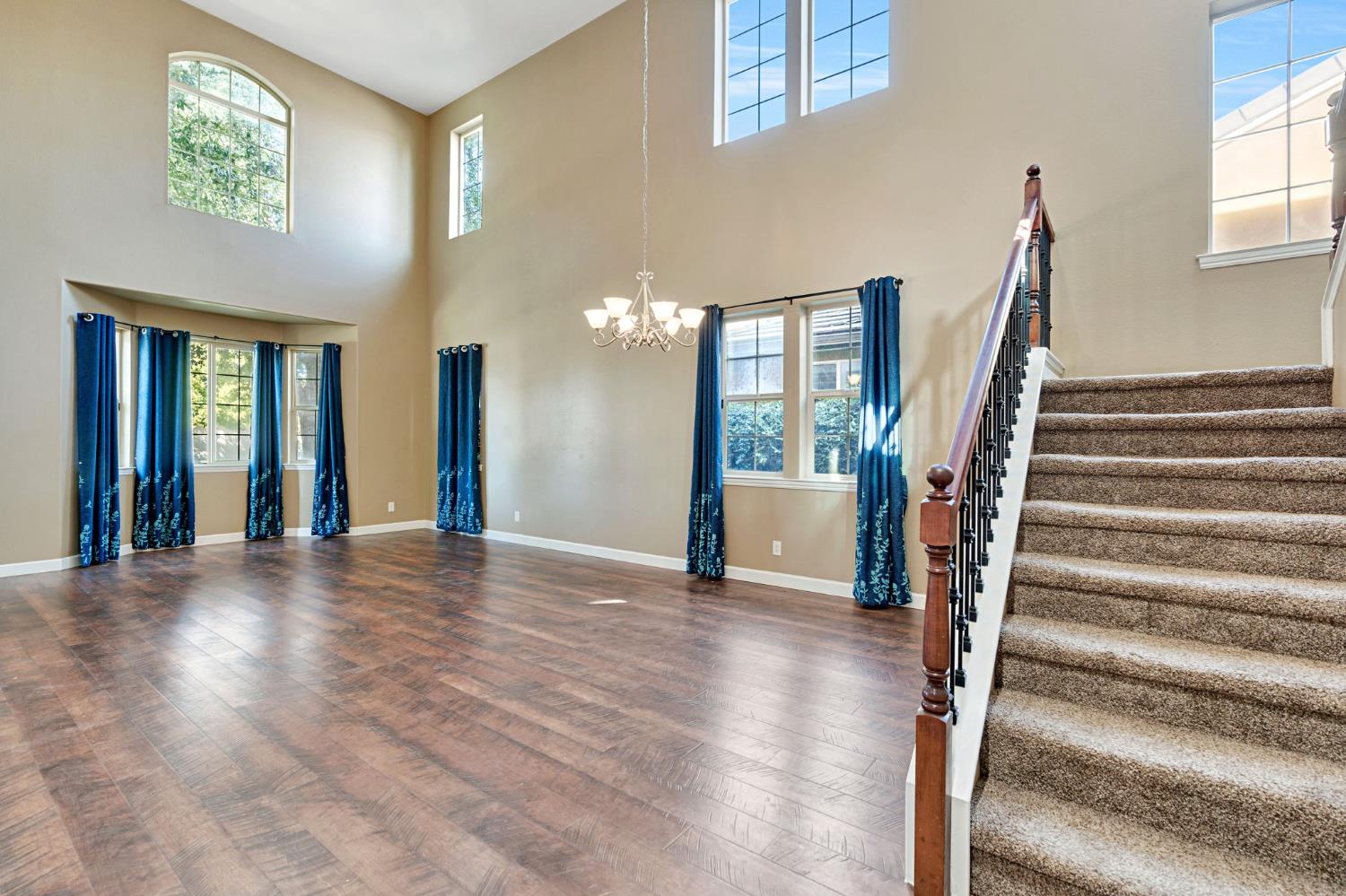 3154 Mitchell Ave, Clovis, CA 93619