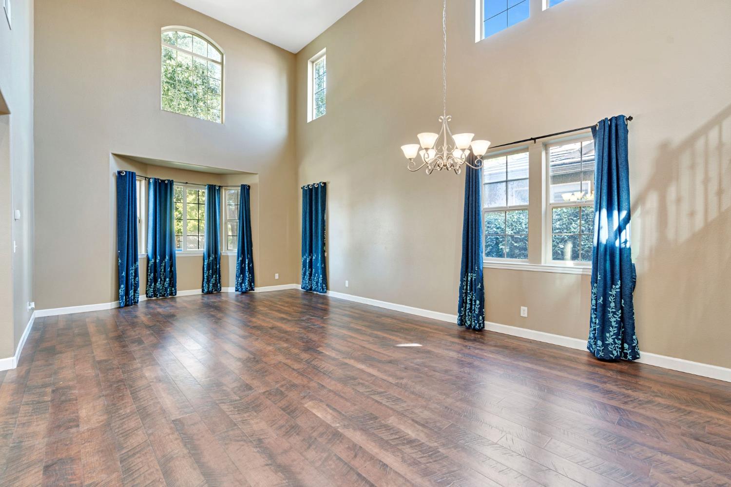 3154 Mitchell Ave, Clovis, CA 93619