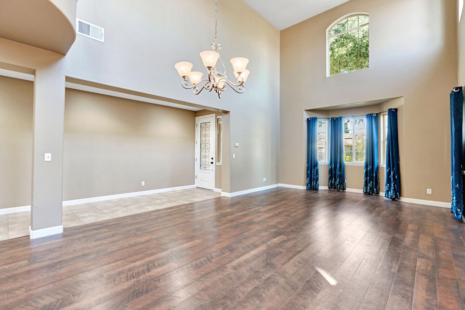 3154 Mitchell Ave, Clovis, CA 93619