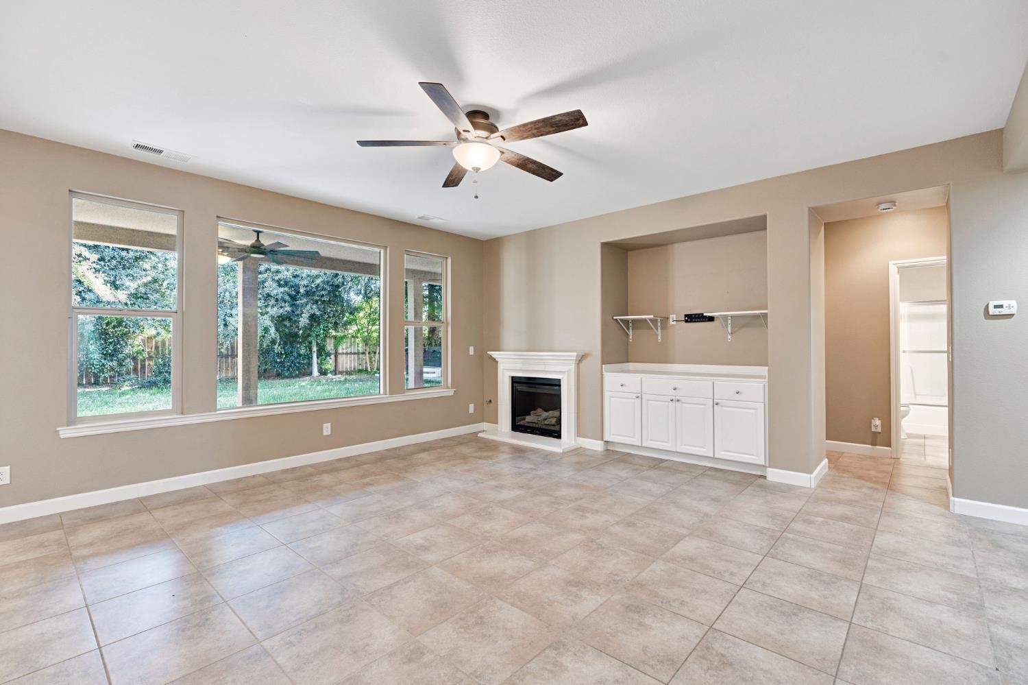 3154 Mitchell Ave, Clovis, CA 93619