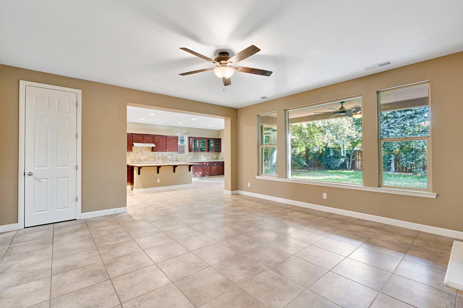 3154 Mitchell Ave, Clovis, CA 93619