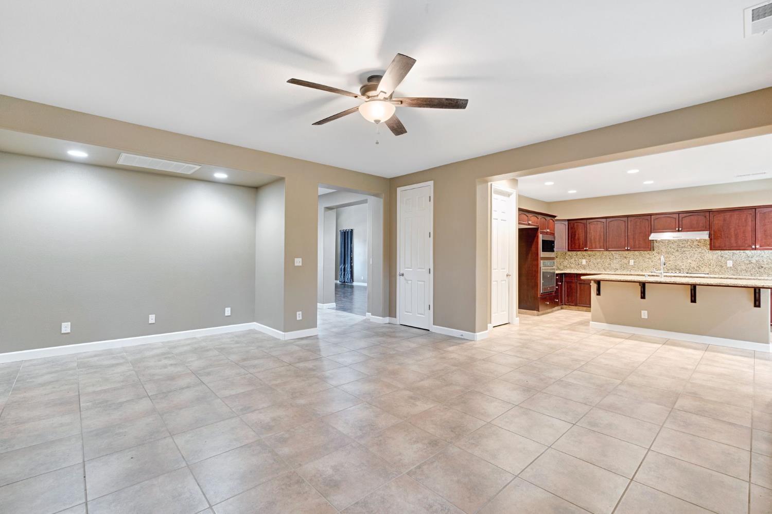 3154 Mitchell Ave, Clovis, CA 93619