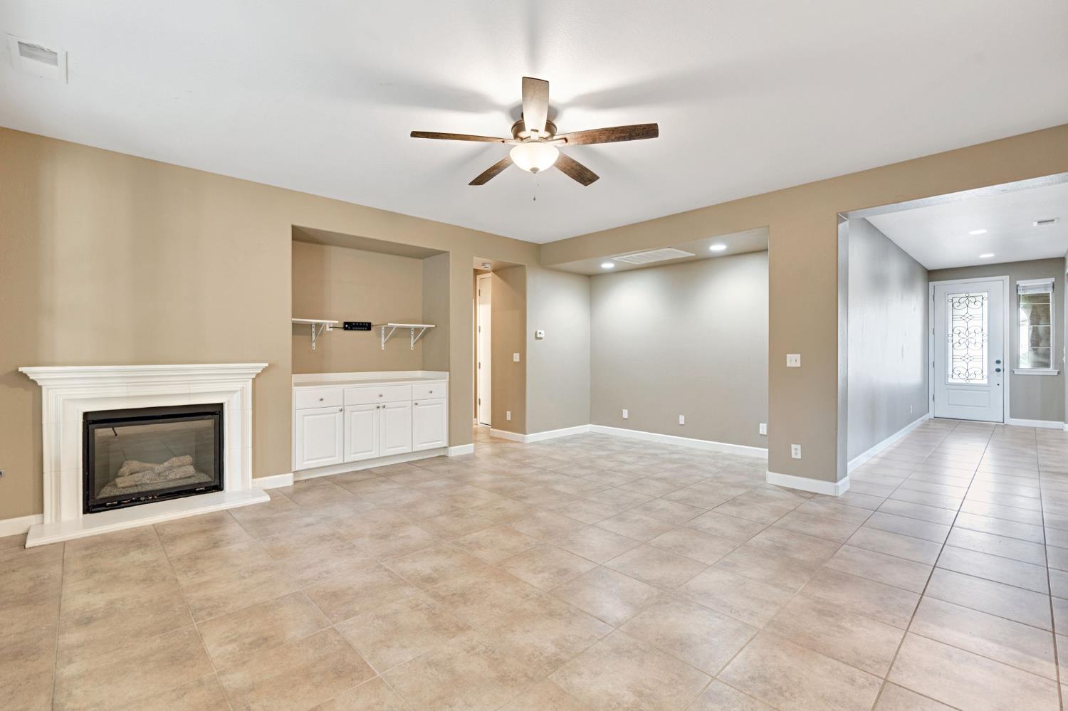 3154 Mitchell Ave, Clovis, CA 93619