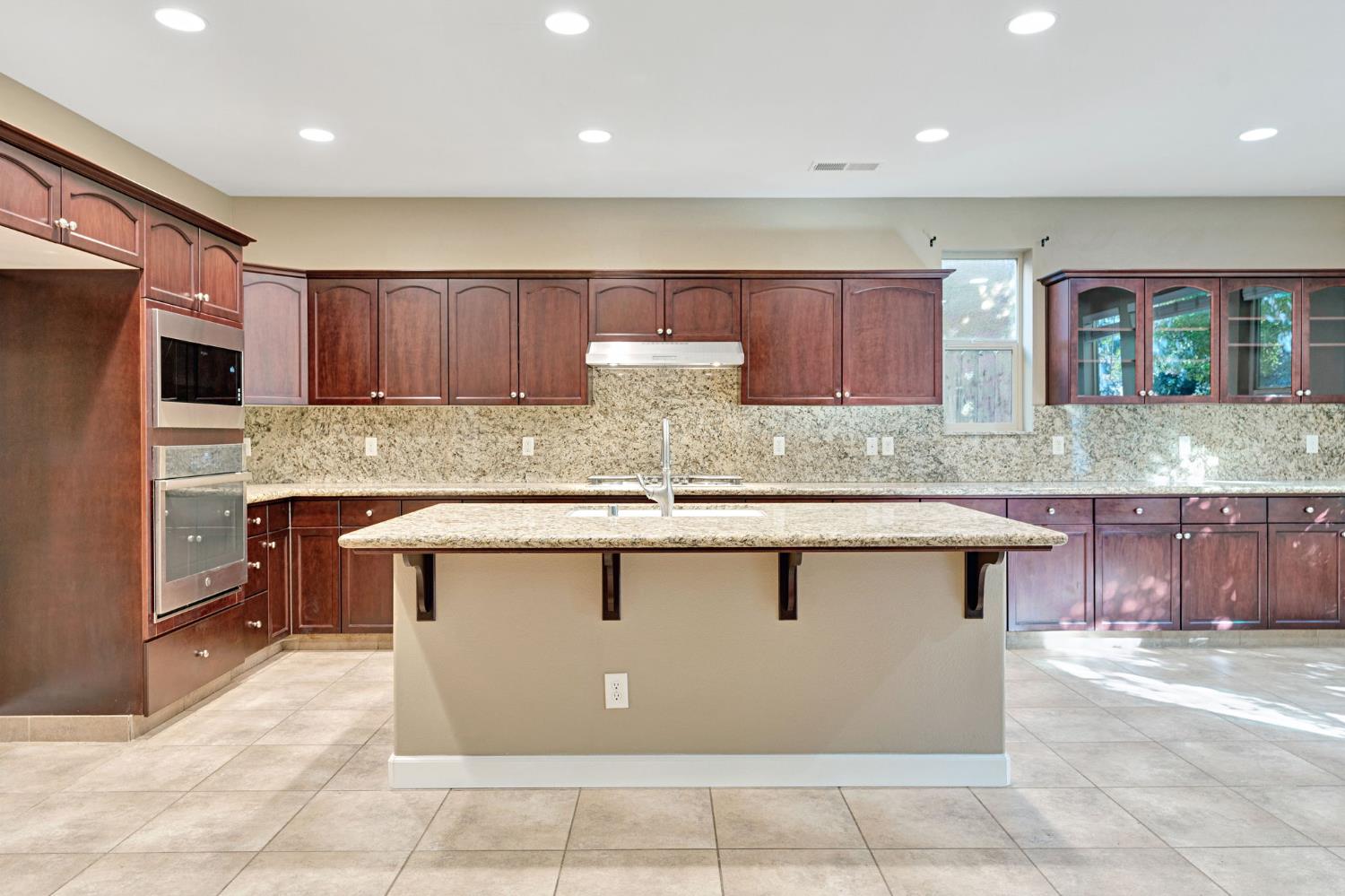 3154 Mitchell Ave, Clovis, CA 93619