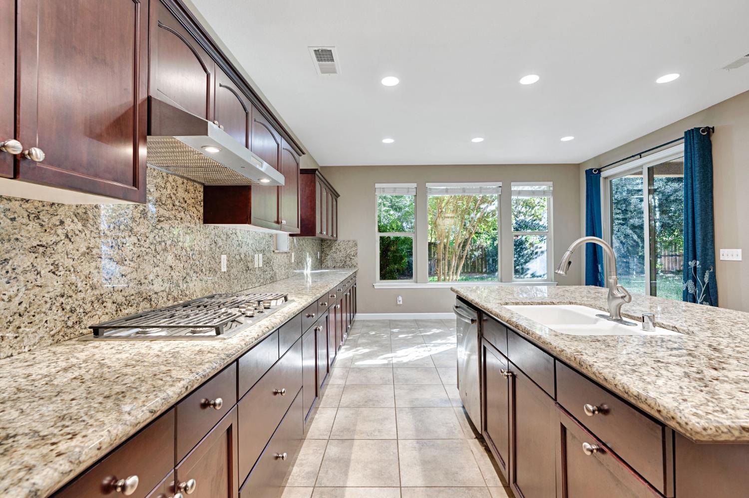 3154 Mitchell Ave, Clovis, CA 93619