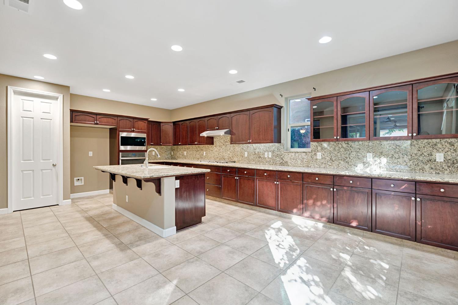 3154 Mitchell Ave, Clovis, CA 93619