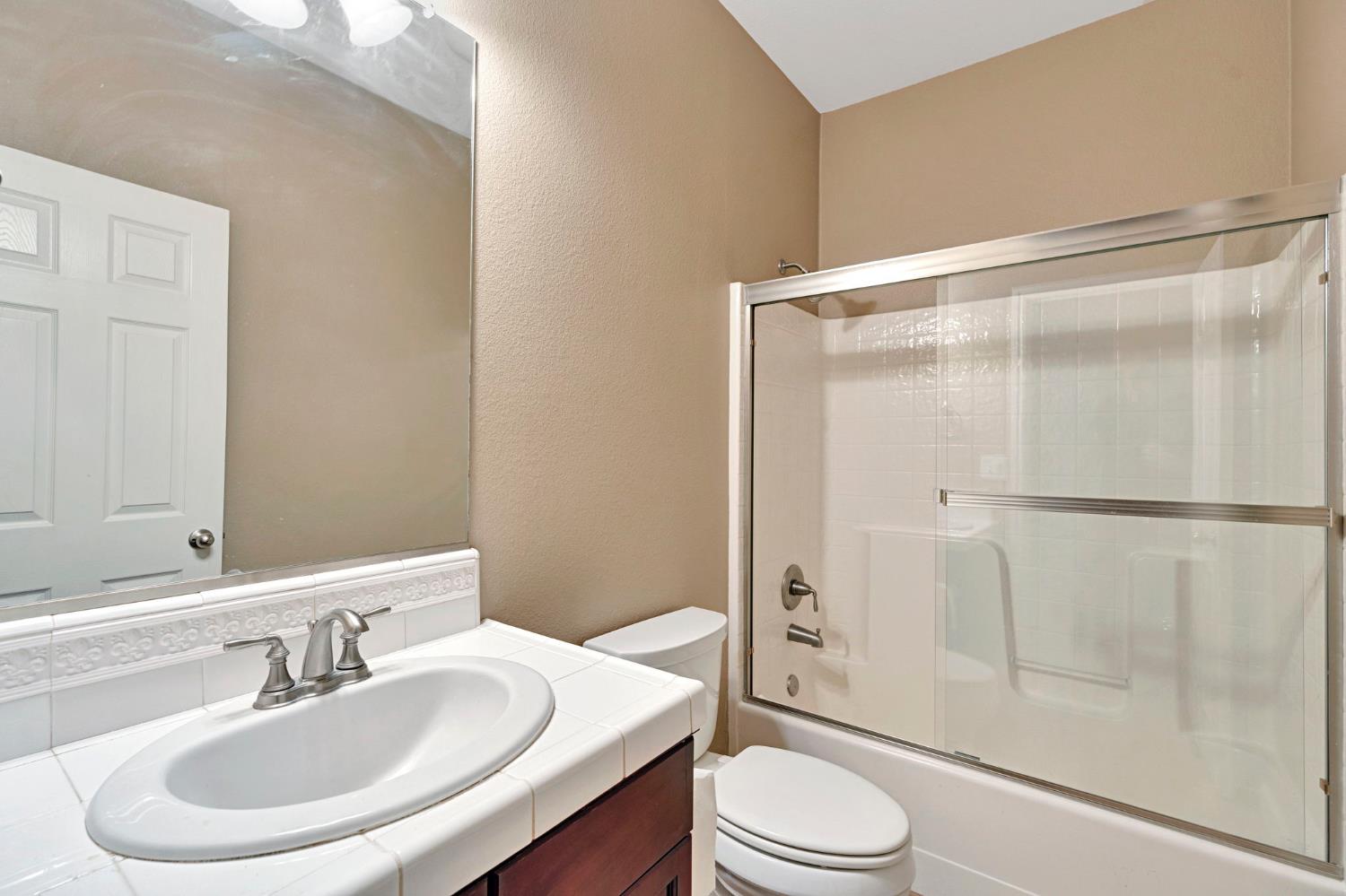 3154 Mitchell Ave, Clovis, CA 93619