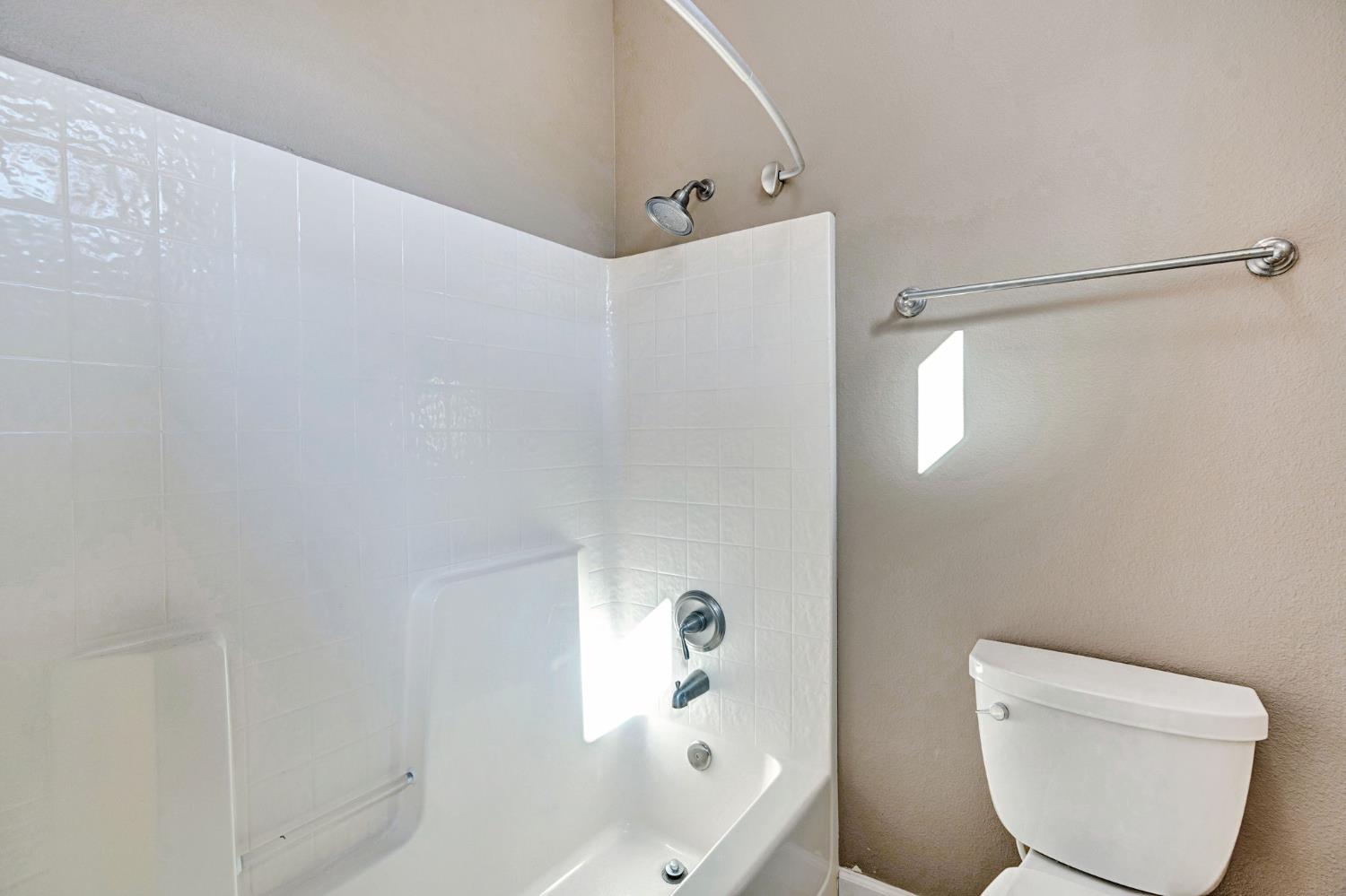 3154 Mitchell Ave, Clovis, CA 93619