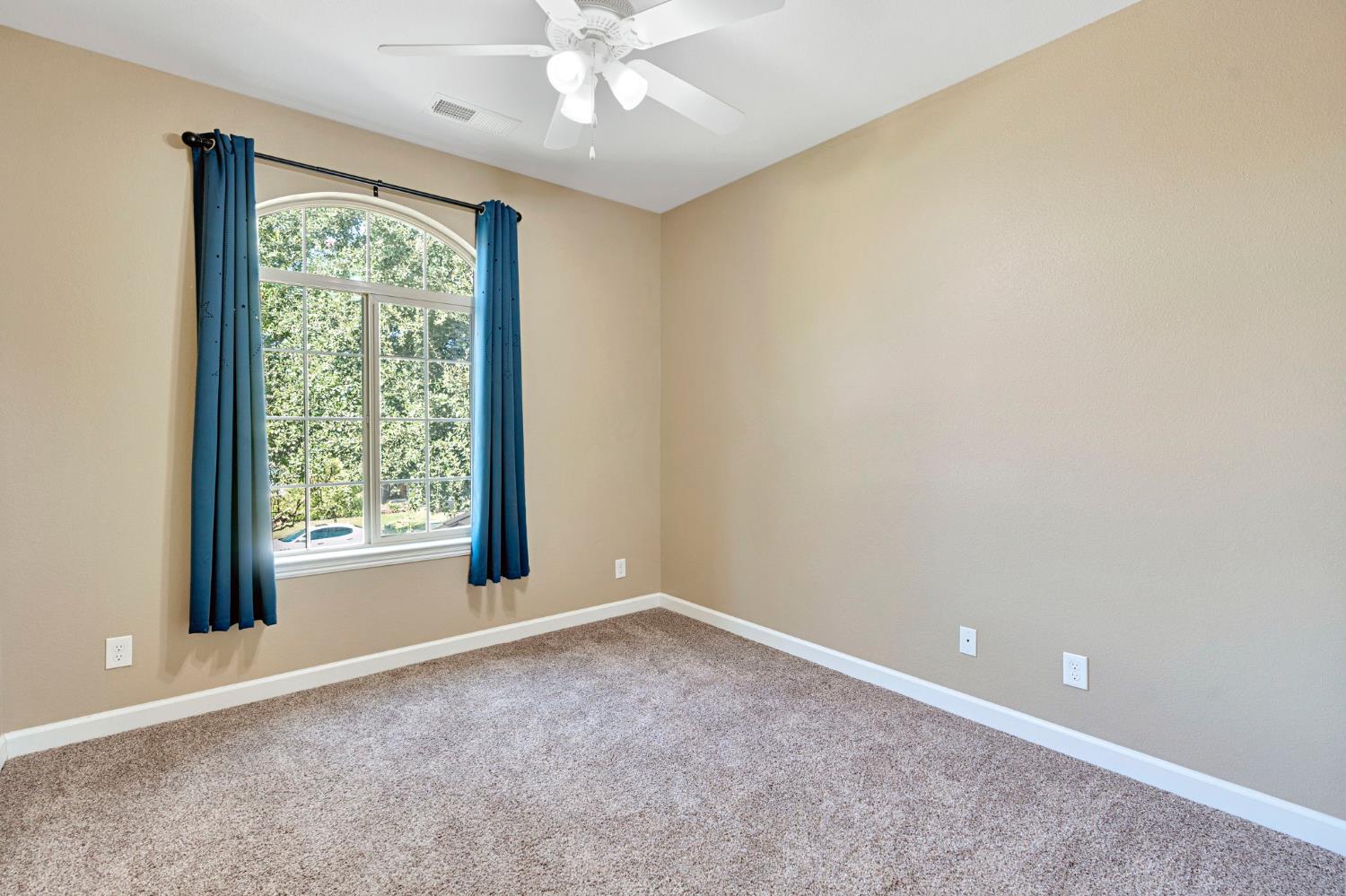 3154 Mitchell Ave, Clovis, CA 93619