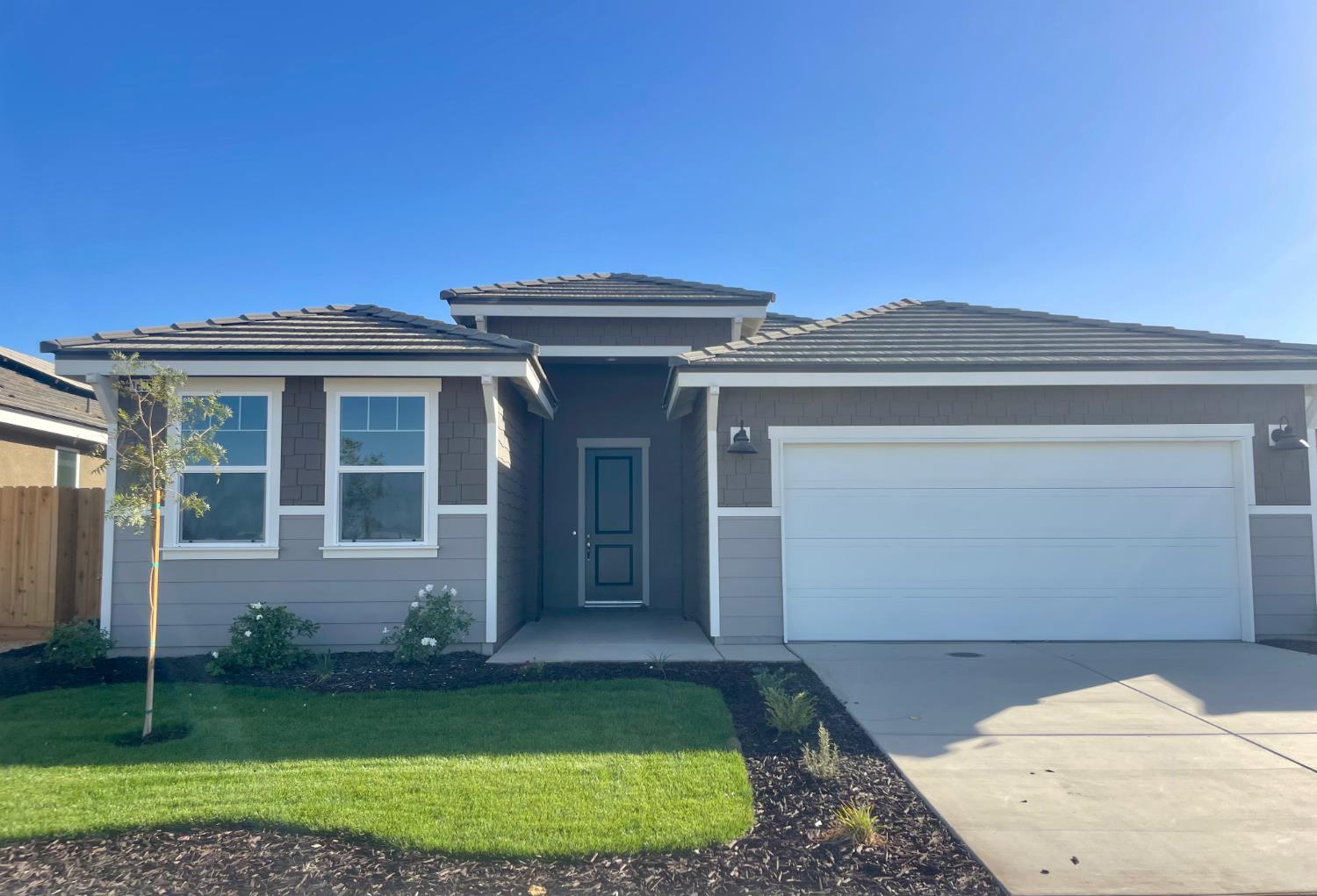 16269 W Sunset Ave, Kerman, CA 93630
