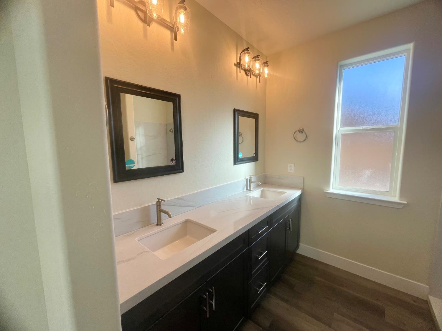 16269 W Sunset Ave, Kerman, CA 93630