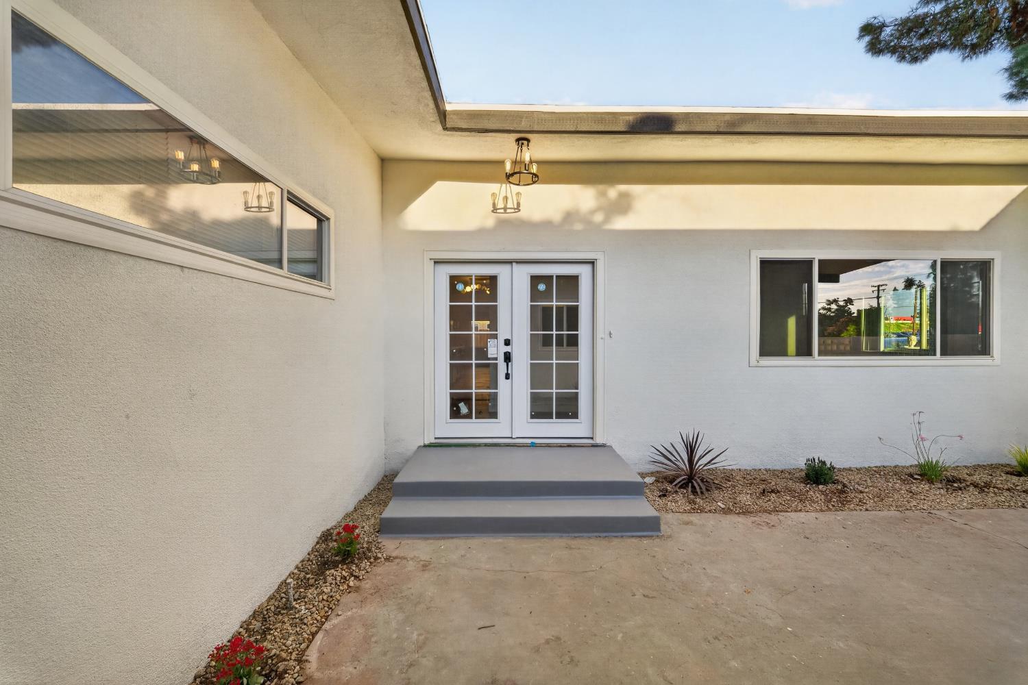 1472 E Barstow Ave, Fresno, CA 93710