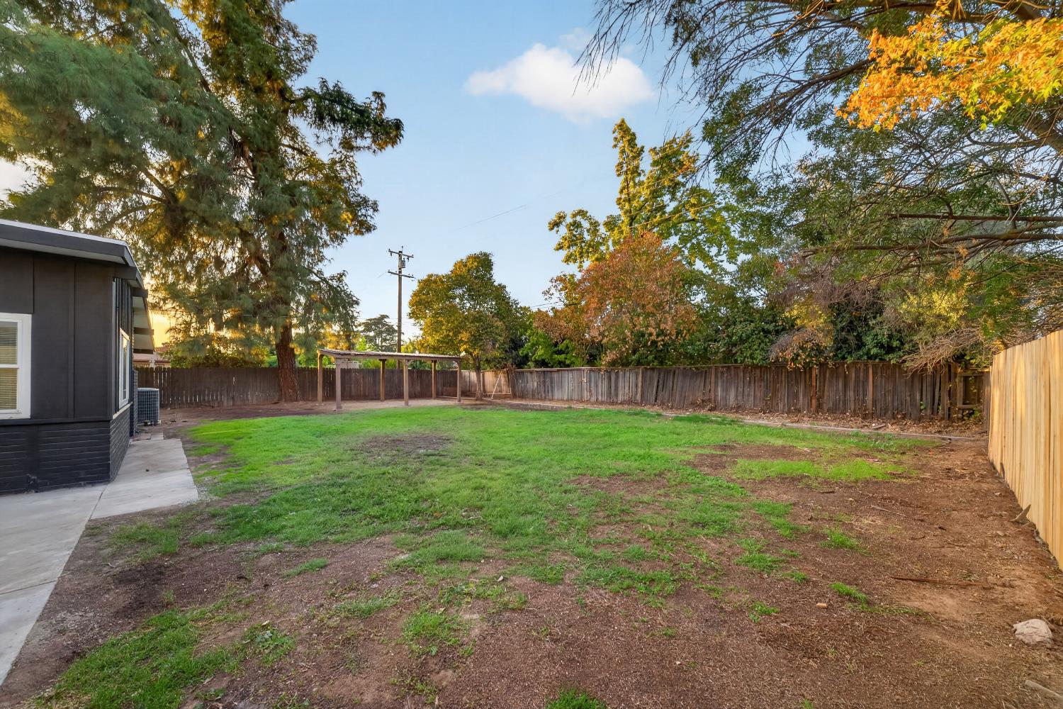 1472 E Barstow Ave, Fresno, CA 93710