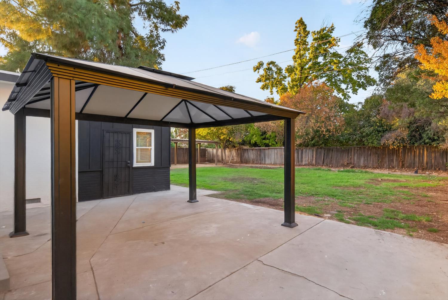 1472 E Barstow Ave, Fresno, CA 93710