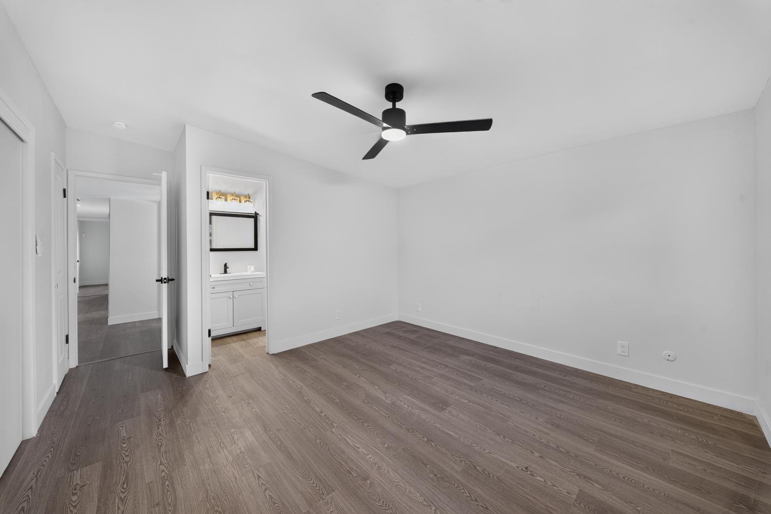 1472 E Barstow Ave, Fresno, CA 93710
