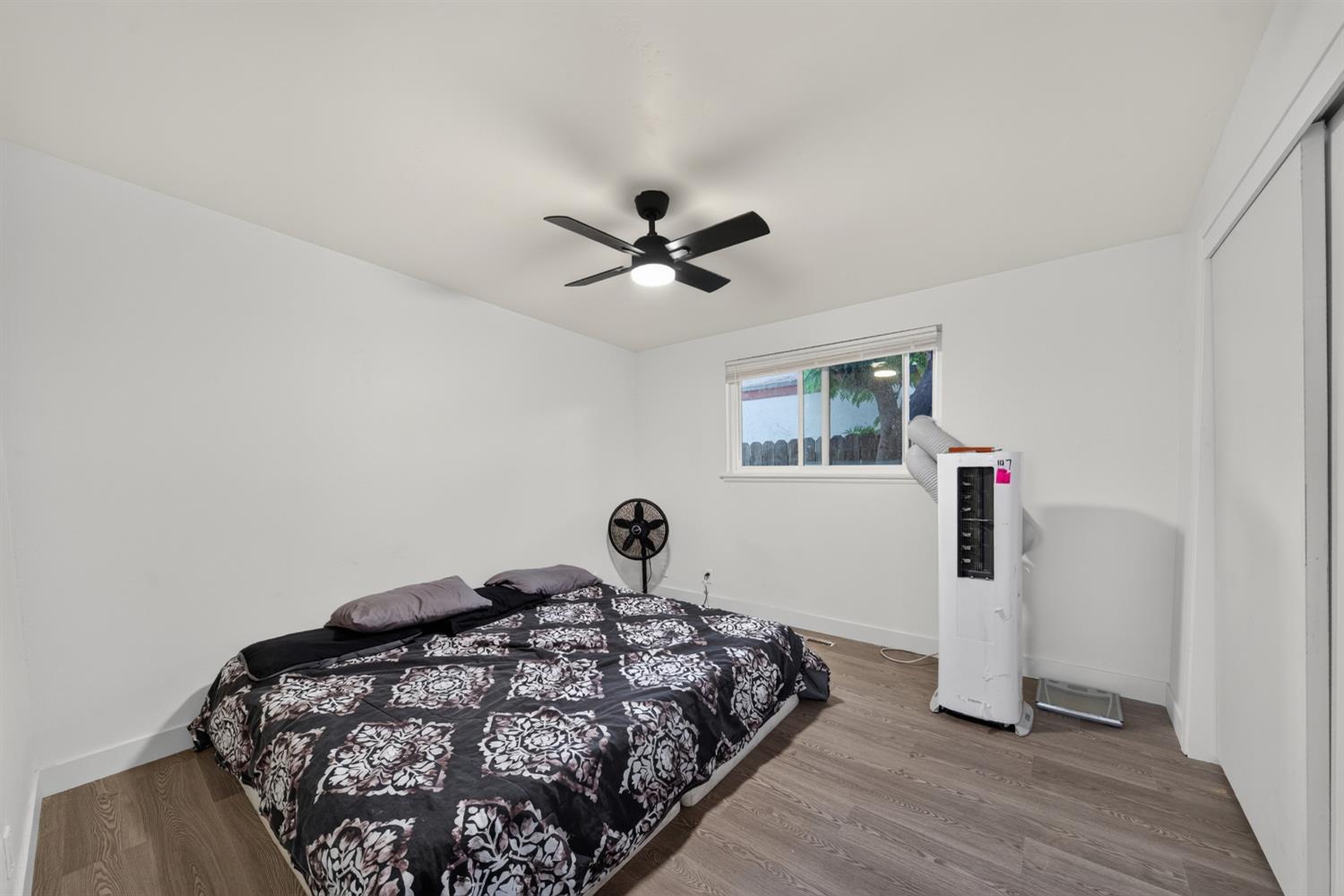 1472 E Barstow Ave, Fresno, CA 93710